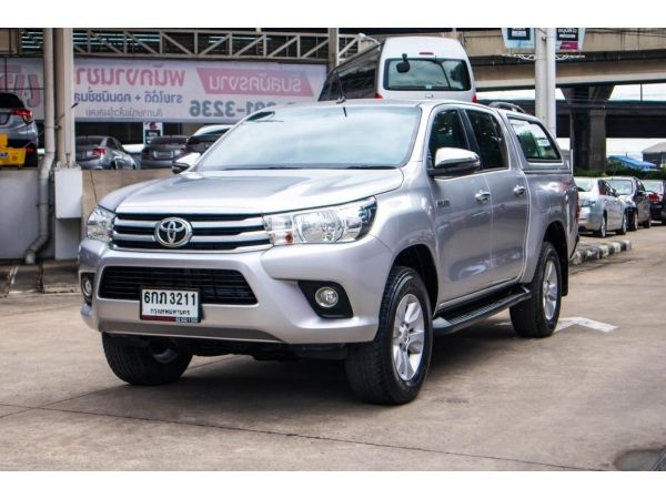 โตโยต้าชัวร์ ฟรีดาวน์  Toyota Revo D-cab 2.4 E Pre A/T ปี 17